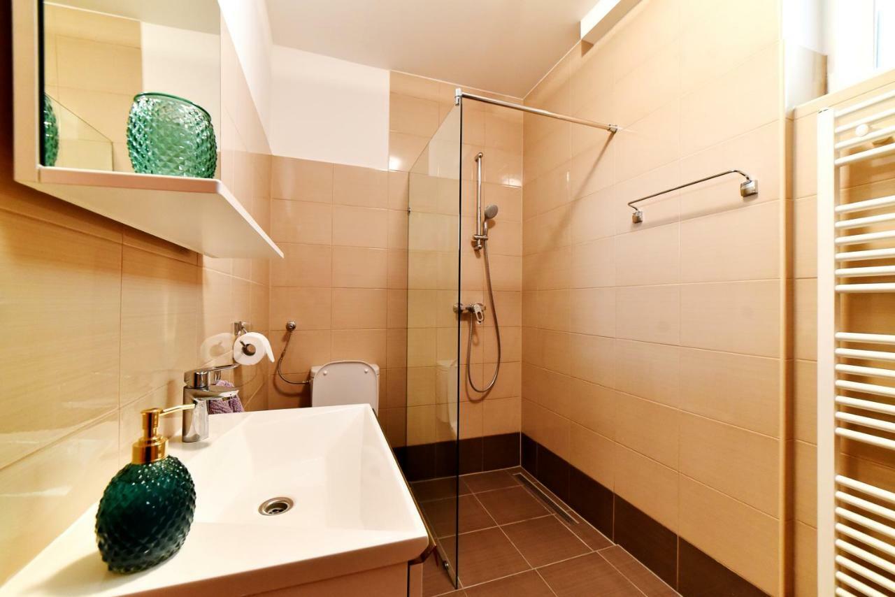 Apartman Hertz 伊莫茨基 外观 照片
