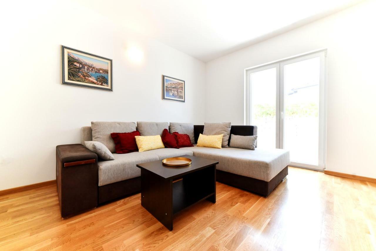 Apartman Hertz 伊莫茨基 外观 照片